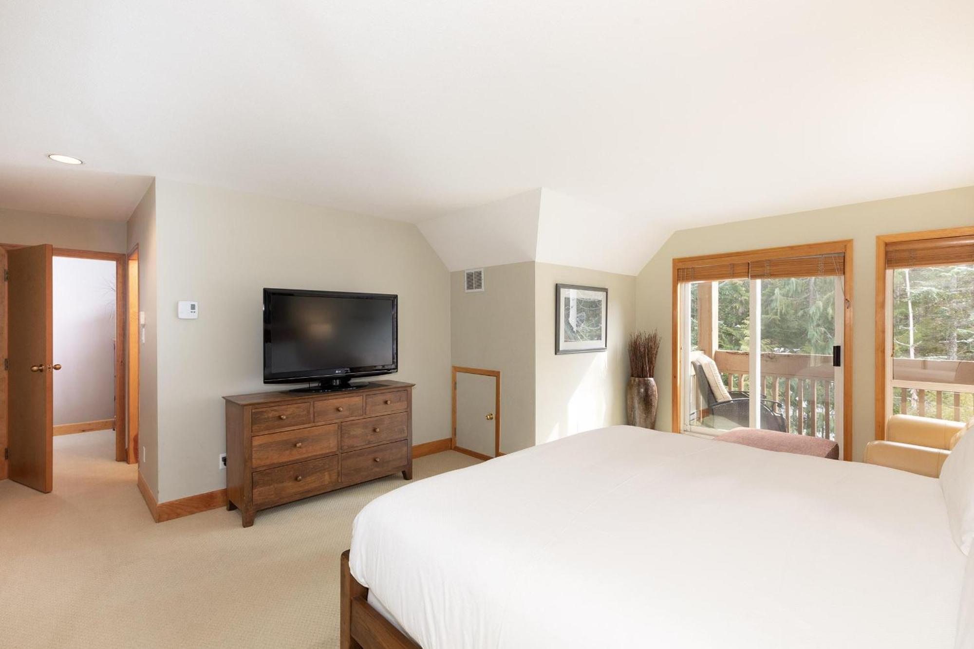 Alpine Greens 8 | Bright Townhome Near Blackcomb, Walk Or Shuttle To Skiing, Secure Parking Уистлер Экстерьер фото