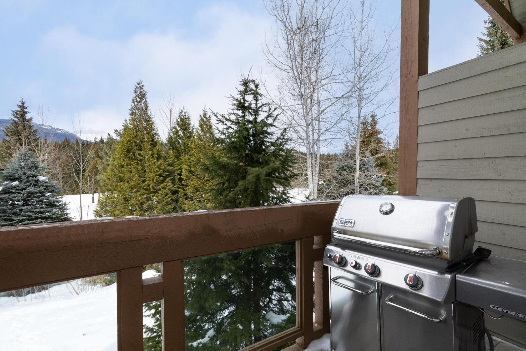 Alpine Greens 8 | Bright Townhome Near Blackcomb, Walk Or Shuttle To Skiing, Secure Parking Уистлер Экстерьер фото