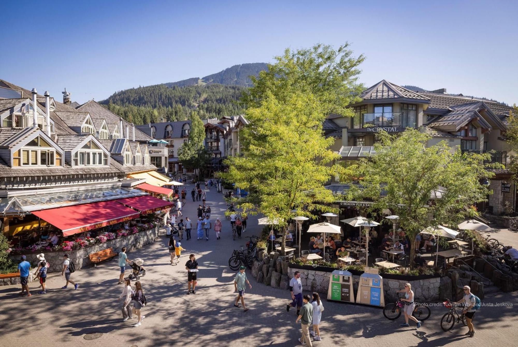 Alpine Greens 8 | Bright Townhome Near Blackcomb, Walk Or Shuttle To Skiing, Secure Parking Уистлер Экстерьер фото